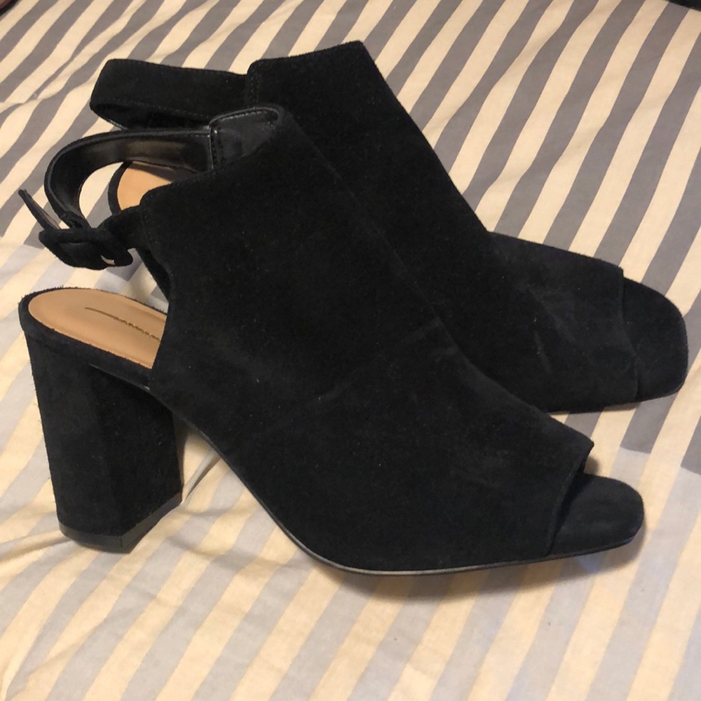 New, Banana Republic open toe stack heel pump